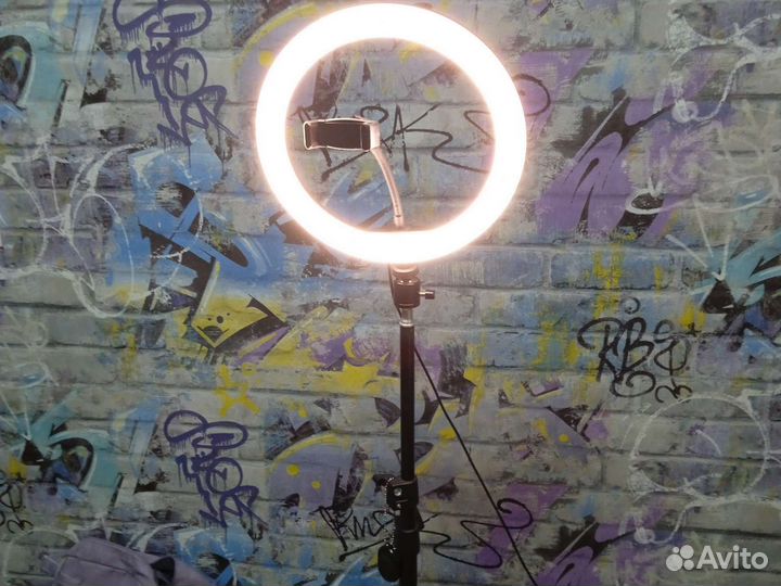 Кольцевая лампа со штативом бу