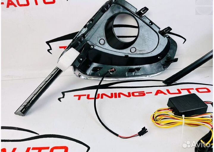 Ходовые огни Toyota Fortuner / Hilux 16-23г