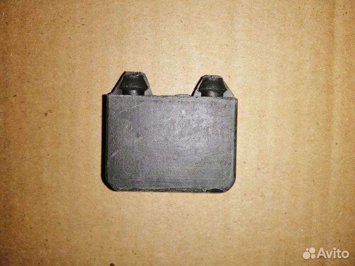 Амортизатор сплошного седла резиновый Урал