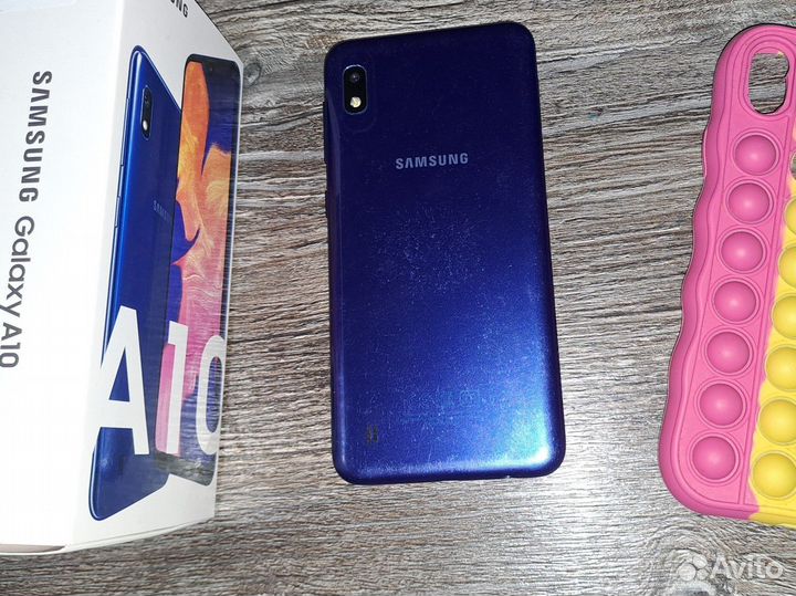 Samsung Galaxy A10, 2/32 ГБ