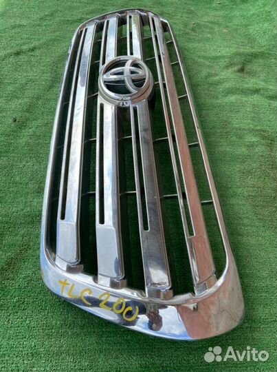 Решетка радиатора Toyota Land Cruiser UZJ200 2008