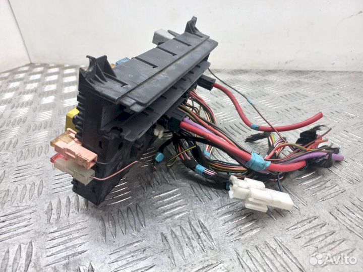 Блок предохранителей A6395450401 mercedes-benz Vit