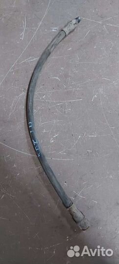 Шланг тормозной передний на Mercedes w204