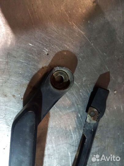 Поводок стеклоочистителя Audi A4