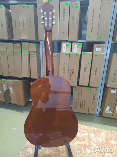 Гитара Yamaha c40