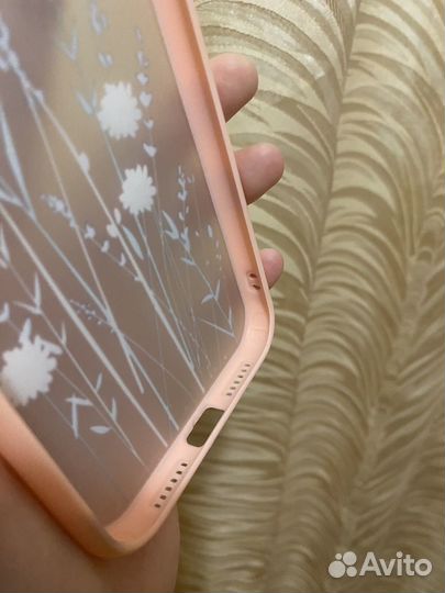 Чехлы на телефон iPhone 11