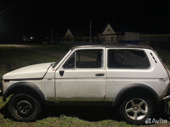 LADA 4x4 (Нива) 1.8 МТ, 2001, 140 000 км