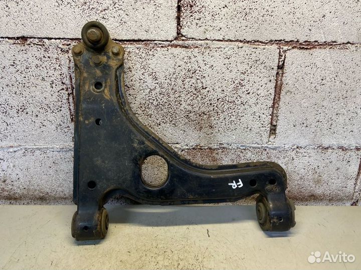 Рычаг передний правый Opel Vectra B 1995-2003