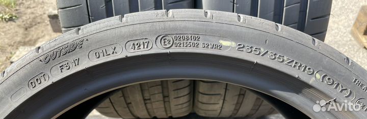 Michelin Pilot Super Sport 235/35 R19