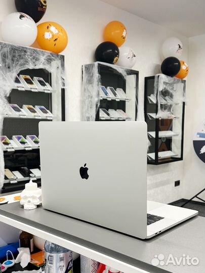 MacBook Pro 15 2017 i7 16/256 GB рассрочка