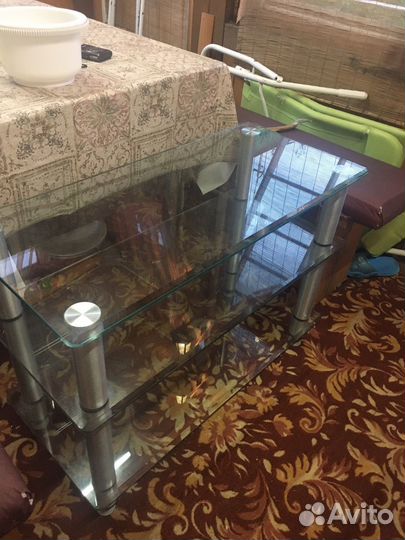 Стеклянная тумба под тв