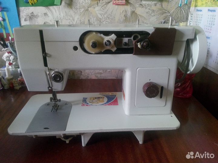 Швейная машина Чайка 144А