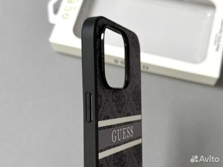 Чехол на iPhone 14 Pro Guess