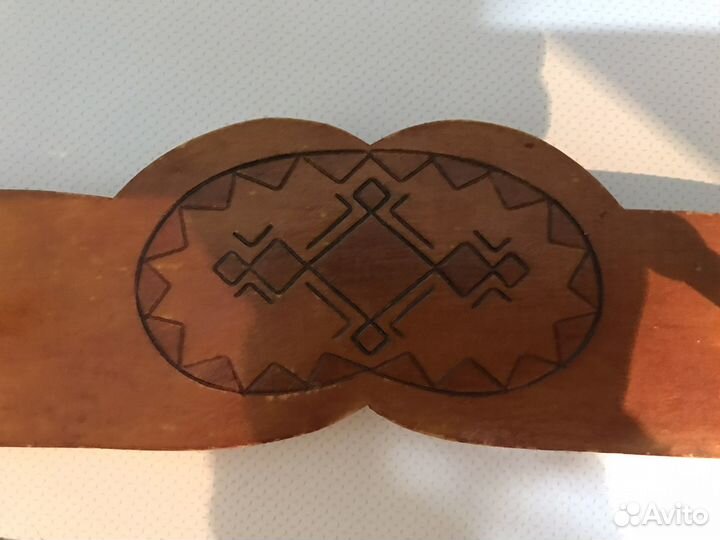 Вешалка из дерева с чувашским орнаментом