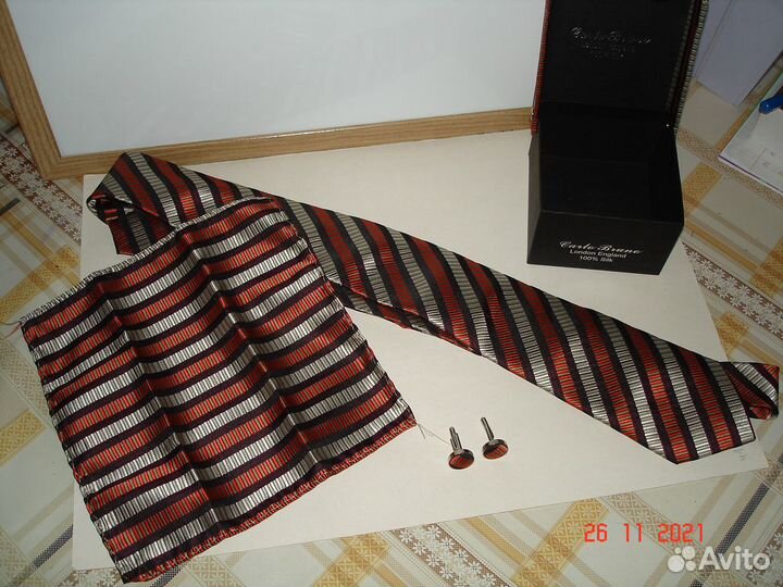 Мужской набор: галстук, платок и запонки