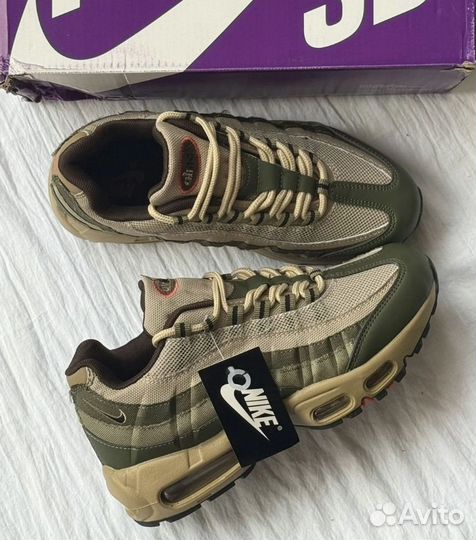 Кроссовки (все размеры)