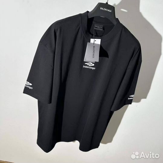 Футболка balenciaga