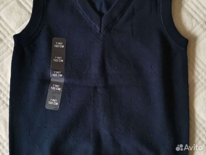 Жилетка школьная для девочки 122 новая