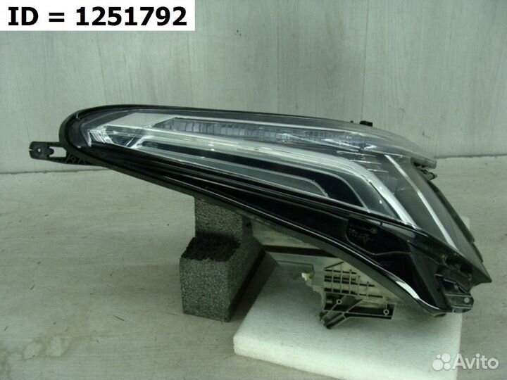 Фара левая Cadillac XT5