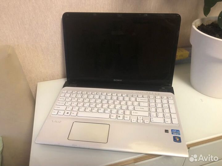 Ноутбук Sony Vaio SVE151D11V