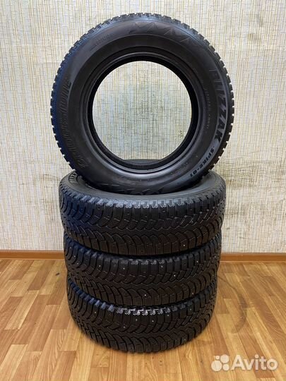 Bridgestone Blizzak Spike-01 225/65 R17