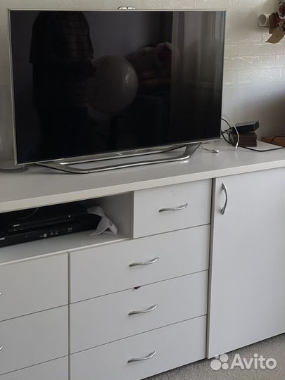 Тумба под телевизор белая матовая