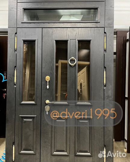 Дверь парадная входная