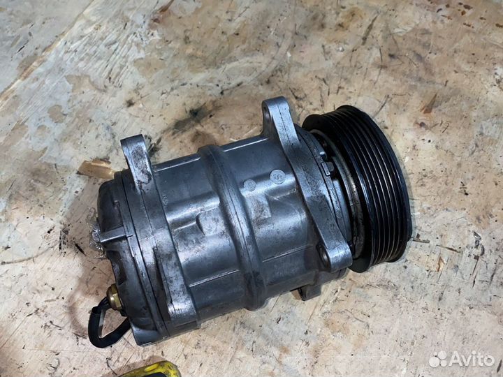 Компрессор кондиционера Volvo 2.5D