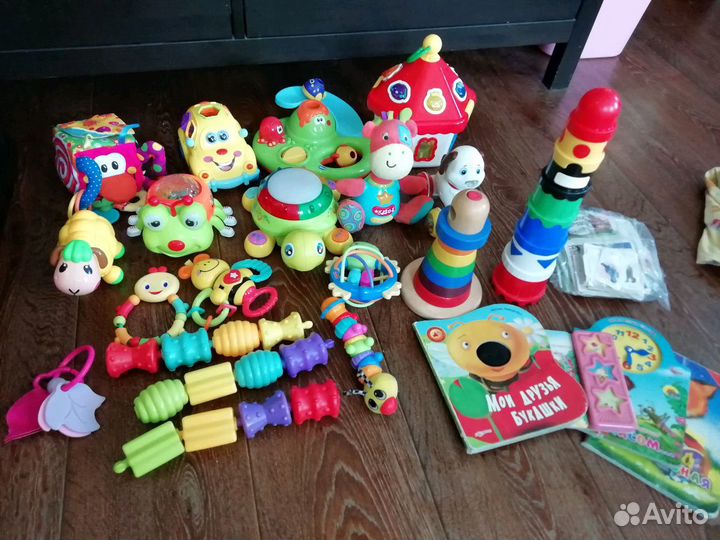 Развивающие игрушки пакетом от 0 до 3