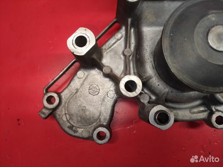 Водяной насос (помпа) 1UZ-FE Toyota Lexus