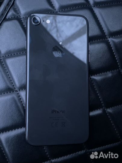 iPhone 8, 64 ГБ