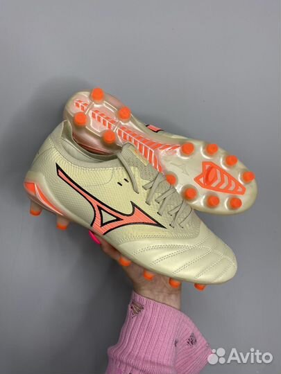 Футбольные бутсы mizuno