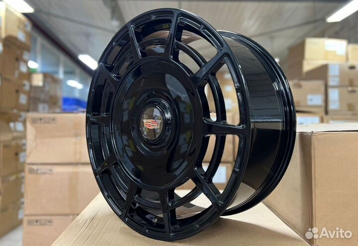 Кованые диски на Cadillac Escalade R22 в наличии