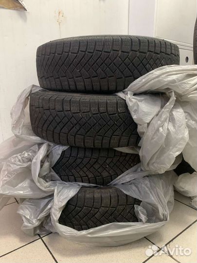 Pirelli Ice Zero FR 185/65 R15