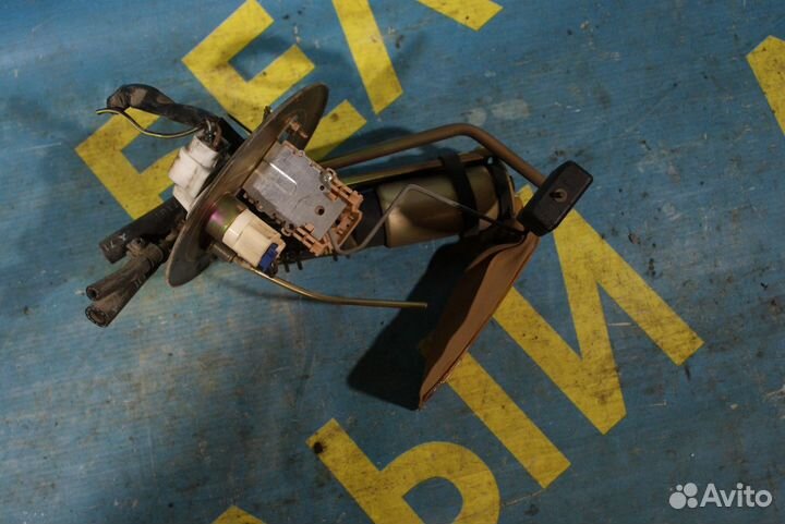 Топливный насос дут Mazda 323F BA