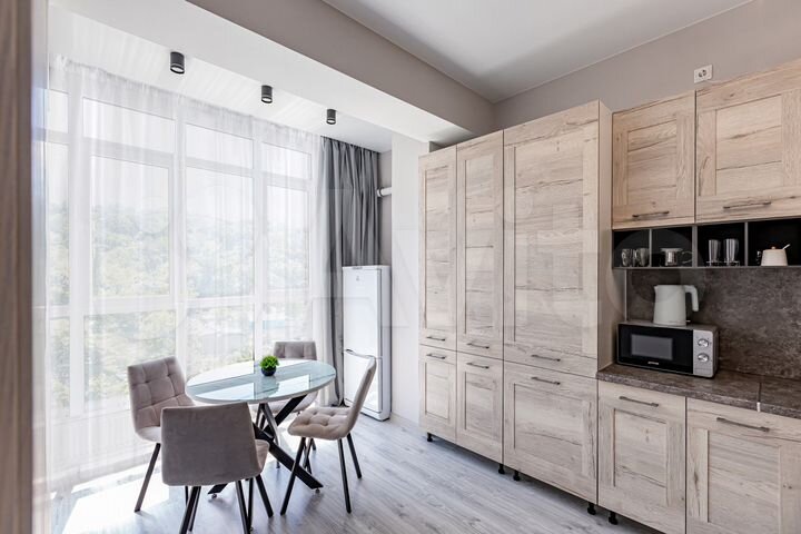 2-к. квартира, 43 м², 8/9 эт.