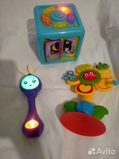 Развивающие игрушки для малышей пакетом
