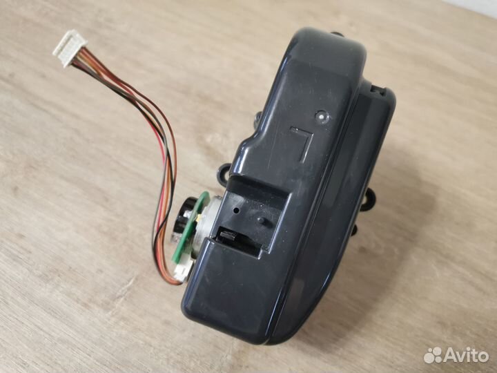 Левое колесо для роот пылесоса ilife v50 pro