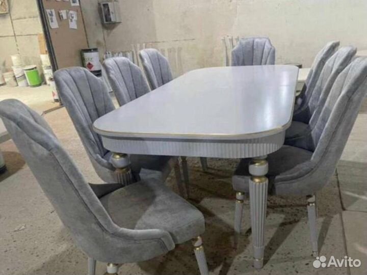 Столы и стулья