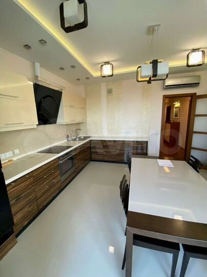 3-к. квартира, 130 м², 12/22 эт.