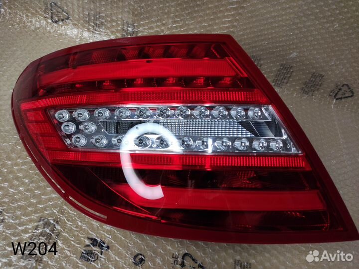 Задний фонарь W204