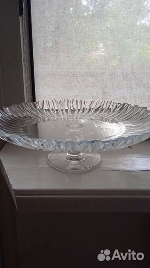 Тортница на ножке