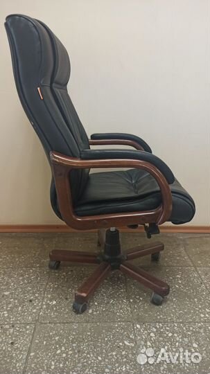 Кресло руководителя chairman 653