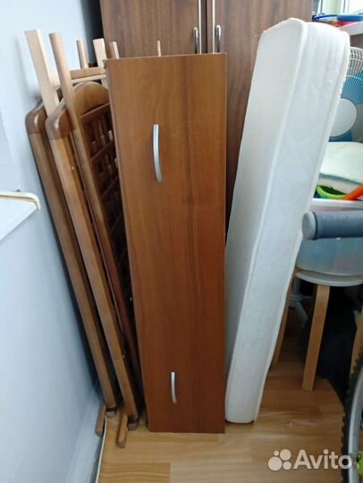 Детская кроватка с маятником