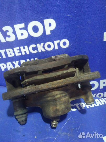 Передний левый суппорт Mitsubishi Galant 8 седан