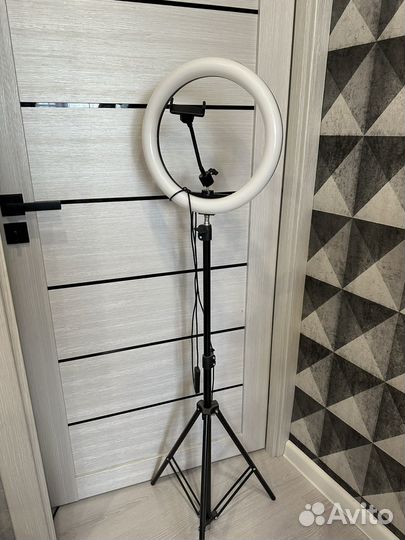 Оампа для селфи на штативе