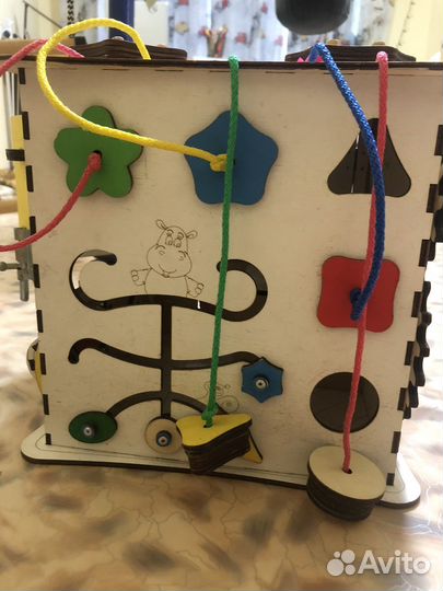 Бизиборд домик. Хороший целый