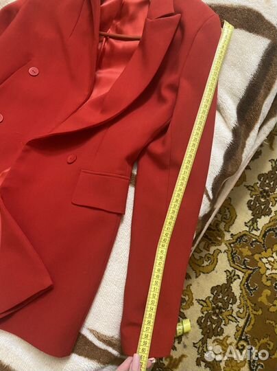 Костюм брючный золотой песок