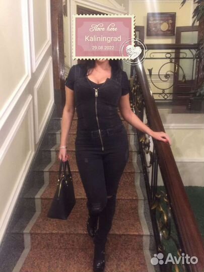 Продам комбинезон Guess