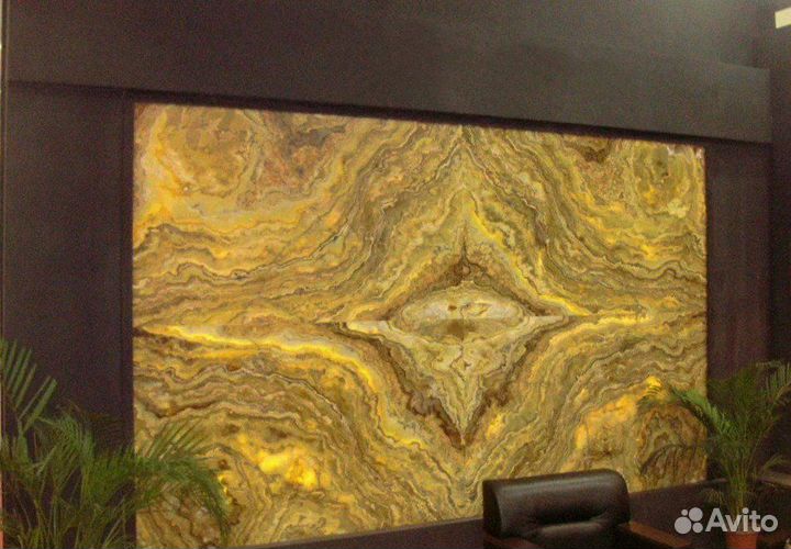 Панно из оникса на стену
